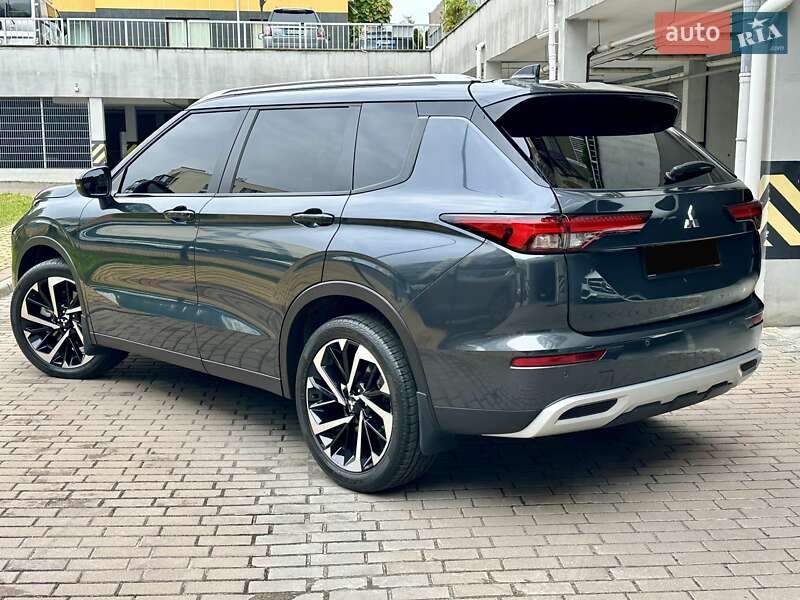 Позашляховик / Кросовер Mitsubishi Outlander 2024 в Києві