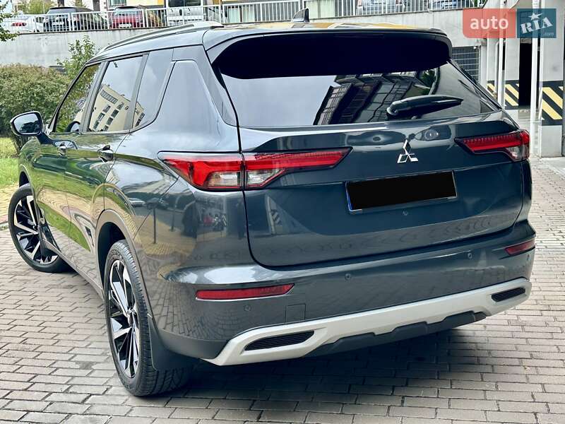 Позашляховик / Кросовер Mitsubishi Outlander 2024 в Києві