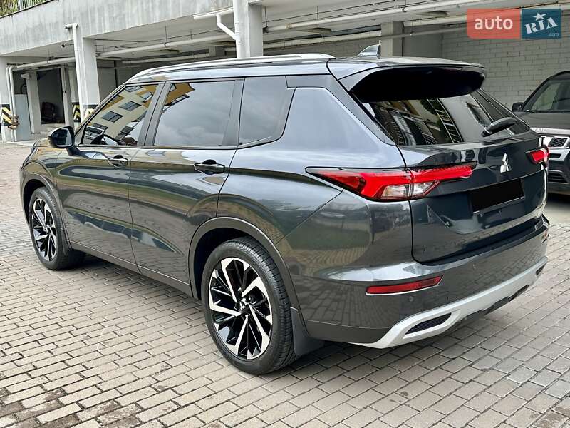 Позашляховик / Кросовер Mitsubishi Outlander 2024 в Києві