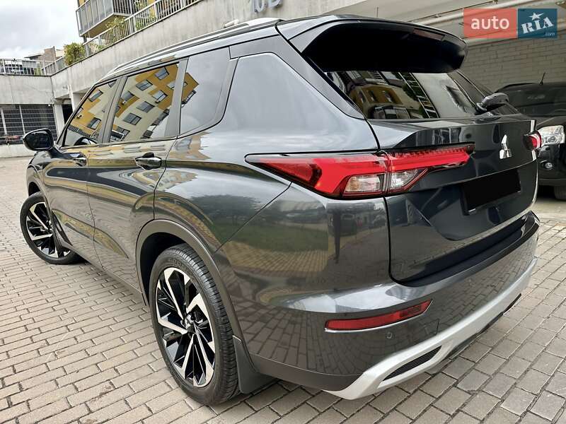 Позашляховик / Кросовер Mitsubishi Outlander 2024 в Києві