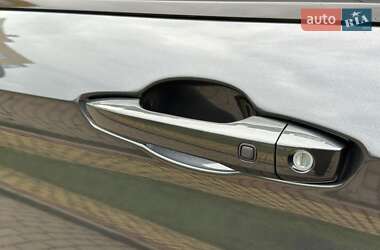 Внедорожник / Кроссовер Mitsubishi Outlander 2024 в 