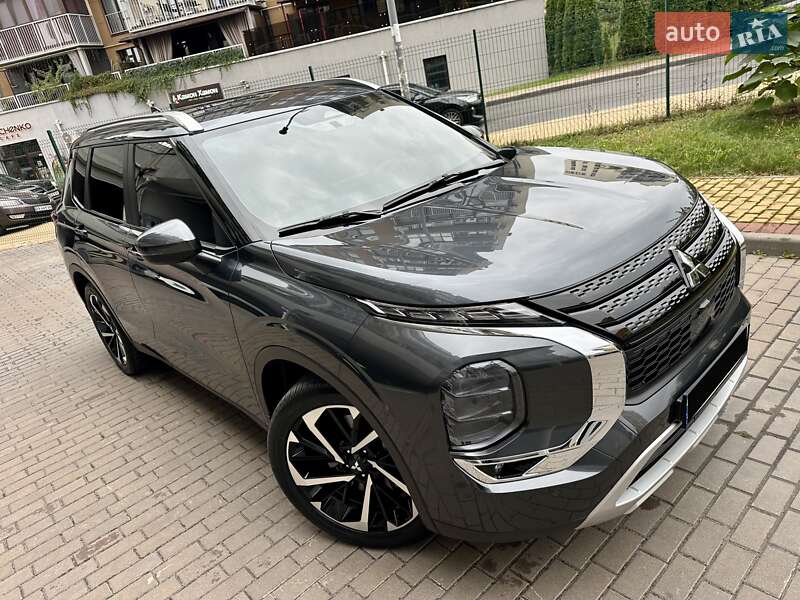 Позашляховик / Кросовер Mitsubishi Outlander 2024 в Києві