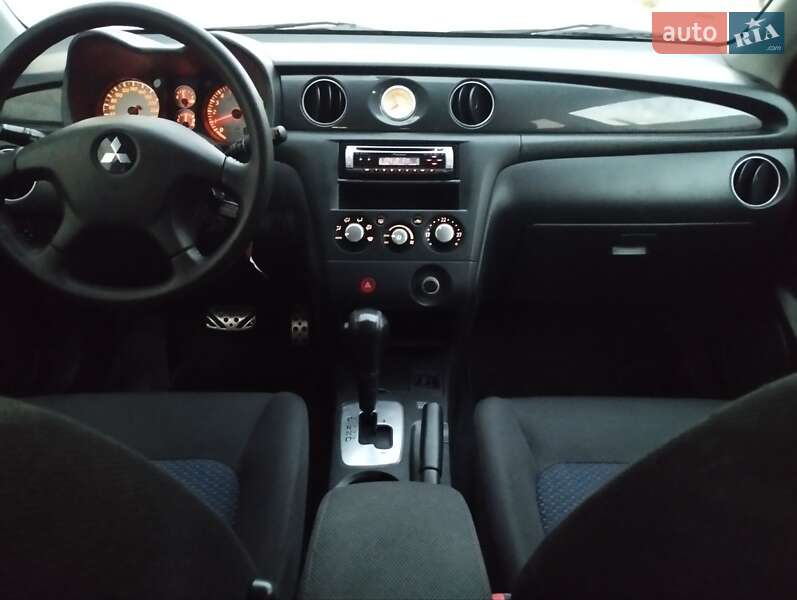 Позашляховик / Кросовер Mitsubishi Outlander 2006 в Харкові