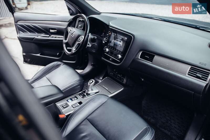 Внедорожник / Кроссовер Mitsubishi Outlander 2021 в Киеве фото 12 Внедорожник / Кроссовер Mitsubishi Outlander 2021 в Киеве