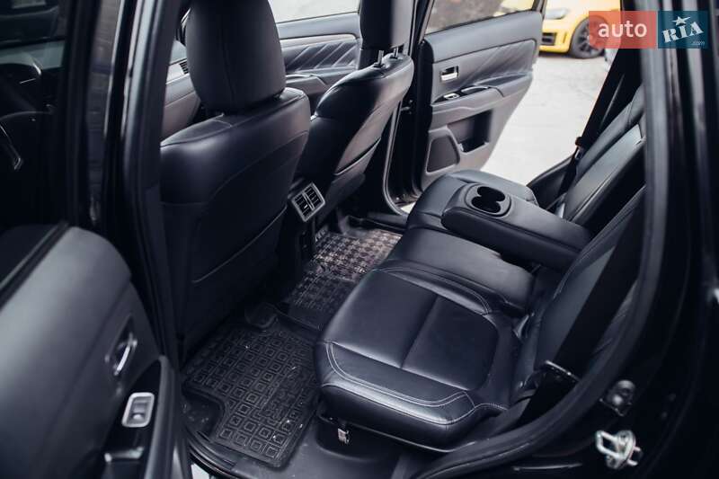 Внедорожник / Кроссовер Mitsubishi Outlander 2021 в Киеве фото 18 Внедорожник / Кроссовер Mitsubishi Outlander 2021 в Киеве