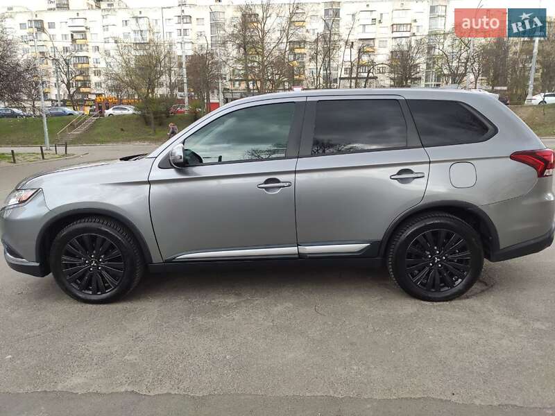 Позашляховик / Кросовер Mitsubishi Outlander 2019 в Києві фото 3 Позашляховик / Кросовер Mitsubishi Outlander 2019 в Києві