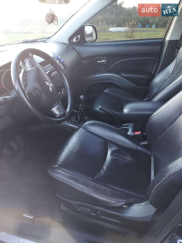 Позашляховик / Кросовер Mitsubishi Outlander 2007 в Ратному
