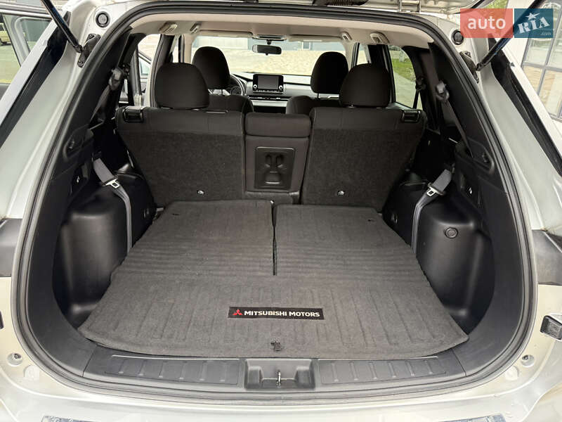 Внедорожник / Кроссовер Mitsubishi Outlander 2021 в Броварах фото 39 Внедорожник / Кроссовер Mitsubishi Outlander 2021 в Броварах
