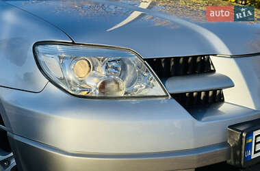 Позашляховик / Кросовер Mitsubishi Outlander 2006 в  фото 5 Позашляховик / Кросовер Mitsubishi Outlander 2006 в