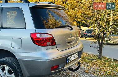 Позашляховик / Кросовер Mitsubishi Outlander 2006 в  фото 25 Позашляховик / Кросовер Mitsubishi Outlander 2006 в