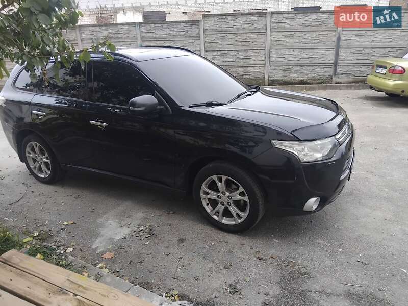 Внедорожник / Кроссовер Mitsubishi Outlander 2013 в Киеве фото 8 Внедорожник / Кроссовер Mitsubishi Outlander 2013 в Киеве