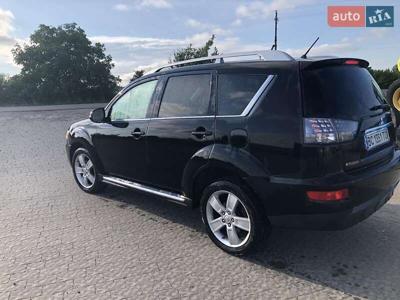 Позашляховик / Кросовер Mitsubishi Outlander 2009 в 