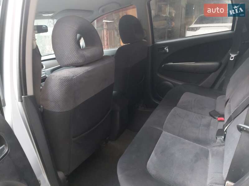 Внедорожник / Кроссовер Mitsubishi Outlander 2006 в Черновцах фото 8 Внедорожник / Кроссовер Mitsubishi Outlander 2006 в Черновцах