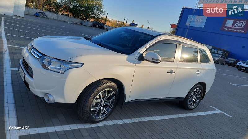Позашляховик / Кросовер Mitsubishi Outlander 2013 в Миколаєві фото 6 Позашляховик / Кросовер Mitsubishi Outlander 2013 в Миколаєві