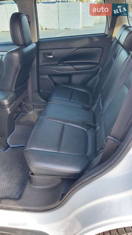 Позашляховик / Кросовер Mitsubishi Outlander 2013 в Миколаєві фото 35 Позашляховик / Кросовер Mitsubishi Outlander 2013 в Миколаєві
