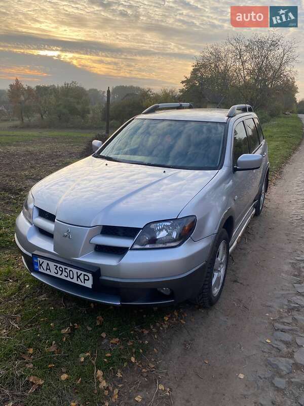 Внедорожник / Кроссовер Mitsubishi Outlander 2006 в 
