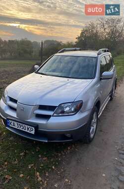 Внедорожник / Кроссовер Mitsubishi Outlander 2006 в 
