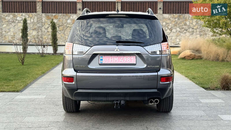 Внедорожник / Кроссовер Mitsubishi Outlander 2011 в Ровно