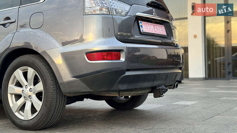 Внедорожник / Кроссовер Mitsubishi Outlander 2011 в Ровно