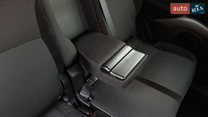 Внедорожник / Кроссовер Mitsubishi Outlander 2011 в Ровно