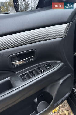 Позашляховик / Кросовер Mitsubishi Outlander 2014 в  фото 22 Позашляховик / Кросовер Mitsubishi Outlander 2014 в