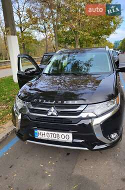Позашляховик / Кросовер Mitsubishi Outlander 2018 в Одесі