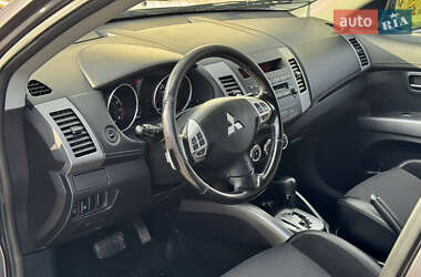Внедорожник / Кроссовер Mitsubishi Outlander 2010 в 
