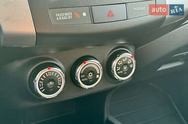 Внедорожник / Кроссовер Mitsubishi Outlander 2010 в 