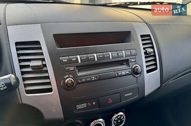 Внедорожник / Кроссовер Mitsubishi Outlander 2010 в 
