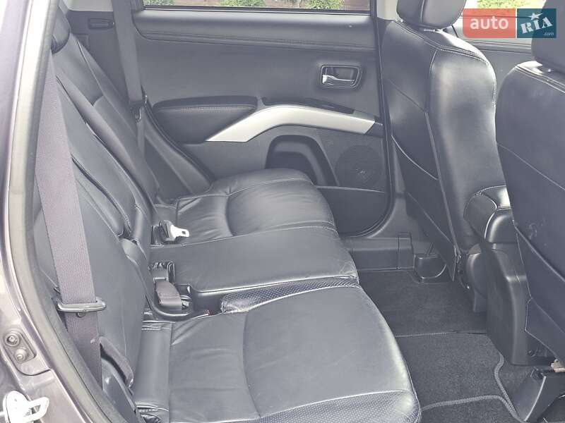 Позашляховик / Кросовер Mitsubishi Outlander 2011 в Стрию фото 35 Позашляховик / Кросовер Mitsubishi Outlander 2011 в Стрию