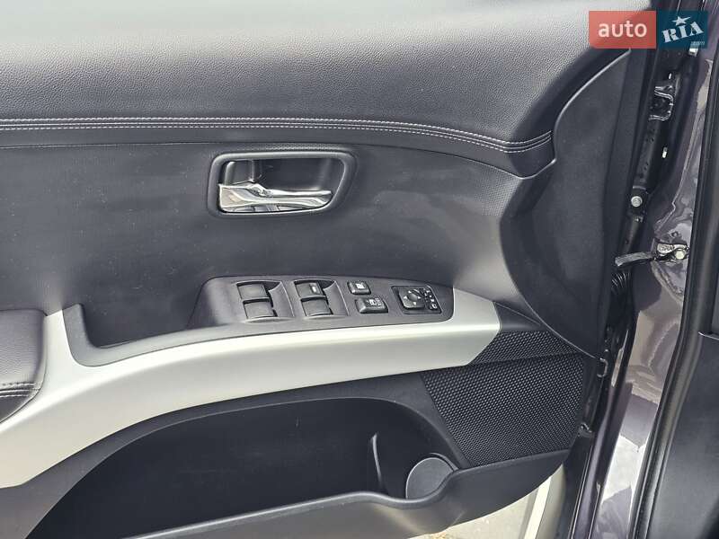 Позашляховик / Кросовер Mitsubishi Outlander 2011 в Стрию фото 74 Позашляховик / Кросовер Mitsubishi Outlander 2011 в Стрию