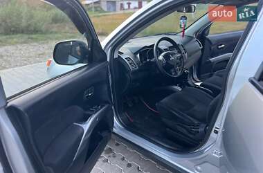 Позашляховик / Кросовер Mitsubishi Outlander 2007 в  фото 13 Позашляховик / Кросовер Mitsubishi Outlander 2007 в