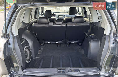 Внедорожник / Кроссовер Mitsubishi Outlander 2012 в 