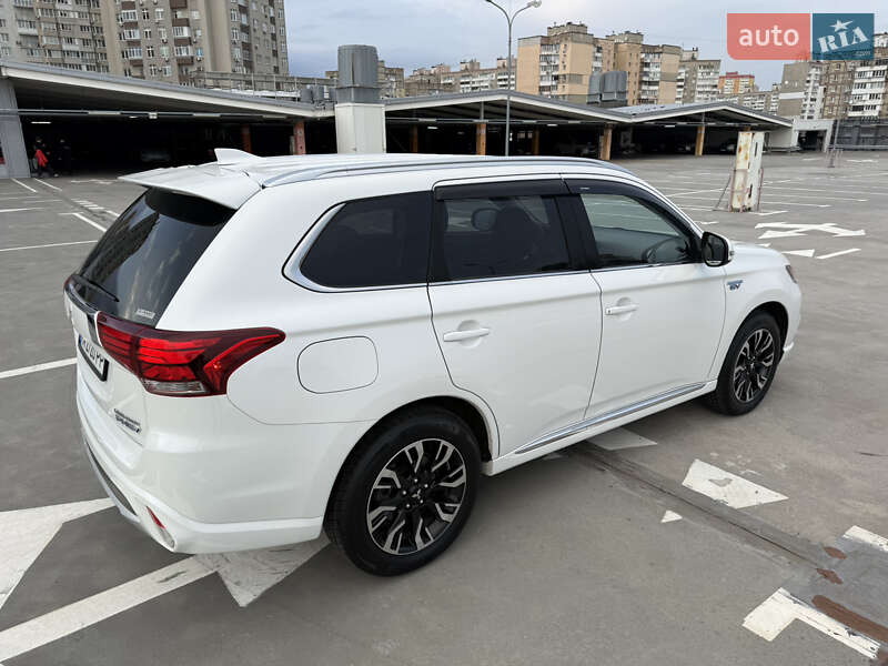Позашляховик / Кросовер Mitsubishi Outlander 2018 в Києві фото 35 Позашляховик / Кросовер Mitsubishi Outlander 2018 в Києві