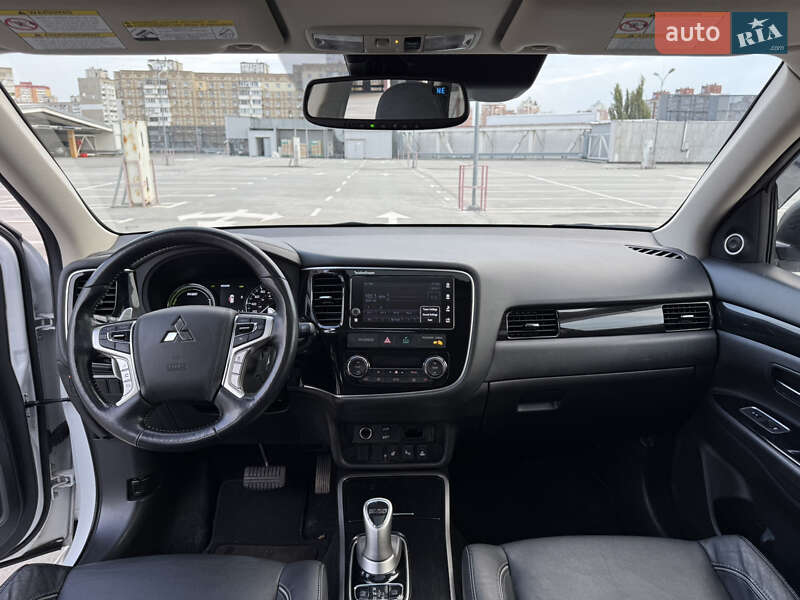 Позашляховик / Кросовер Mitsubishi Outlander 2018 в Києві фото 75 Позашляховик / Кросовер Mitsubishi Outlander 2018 в Києві