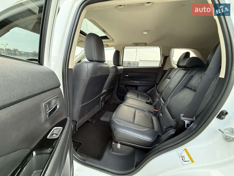 Позашляховик / Кросовер Mitsubishi Outlander 2018 в Києві фото 79 Позашляховик / Кросовер Mitsubishi Outlander 2018 в Києві