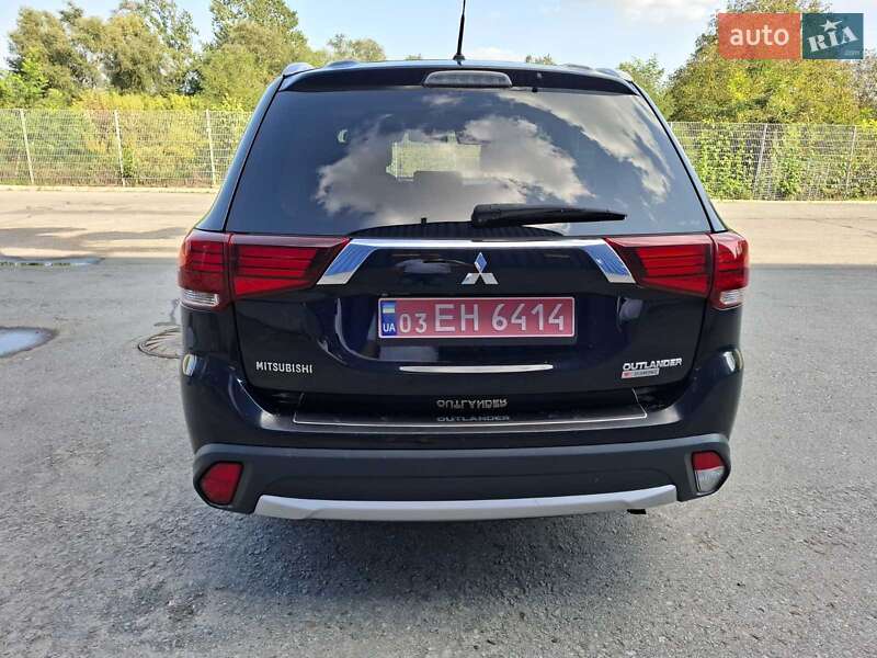 Внедорожник / Кроссовер Mitsubishi Outlander 2016 в Черновцах фото 11 Внедорожник / Кроссовер Mitsubishi Outlander 2016 в Черновцах