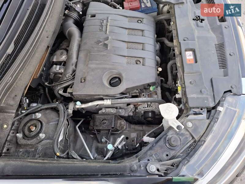 Внедорожник / Кроссовер Mitsubishi Outlander 2016 в Черновцах фото 24 Внедорожник / Кроссовер Mitsubishi Outlander 2016 в Черновцах