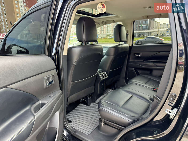 Позашляховик / Кросовер Mitsubishi Outlander 2018 в Києві фото 18 Позашляховик / Кросовер Mitsubishi Outlander 2018 в Києві