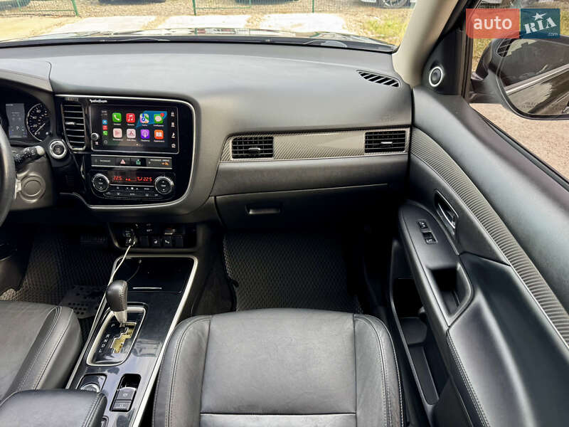 Позашляховик / Кросовер Mitsubishi Outlander 2018 в Києві фото 32 Позашляховик / Кросовер Mitsubishi Outlander 2018 в Києві