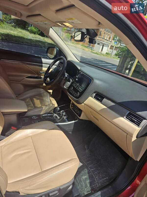 Внедорожник / Кроссовер Mitsubishi Outlander 2018 в Днепре