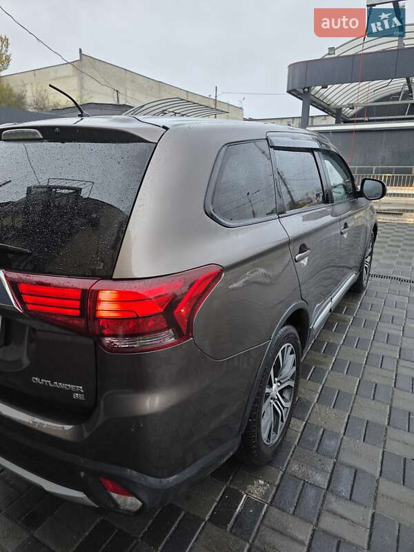 Позашляховик / Кросовер Mitsubishi Outlander 2015 в Хмельницькому фото 15 Позашляховик / Кросовер Mitsubishi Outlander 2015 в Хмельницькому