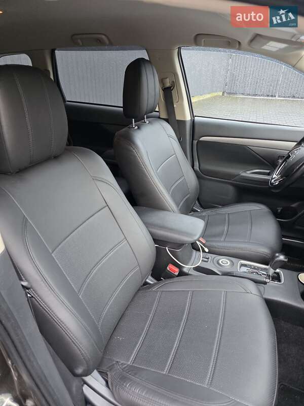 Позашляховик / Кросовер Mitsubishi Outlander 2015 в Хмельницькому фото 30 Позашляховик / Кросовер Mitsubishi Outlander 2015 в Хмельницькому