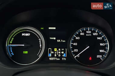 Внедорожник / Кроссовер Mitsubishi Outlander 2015 в 