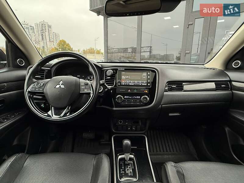 Позашляховик / Кросовер Mitsubishi Outlander 2016 в Києві фото 17 Позашляховик / Кросовер Mitsubishi Outlander 2016 в Києві