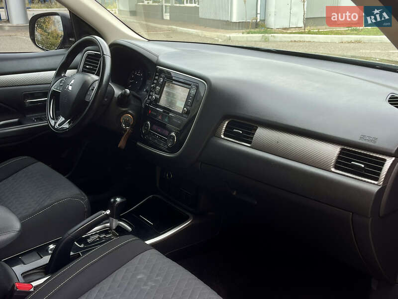 Внедорожник / Кроссовер Mitsubishi Outlander 2017 в Николаеве фото 10 Внедорожник / Кроссовер Mitsubishi Outlander 2017 в Николаеве