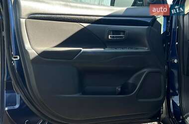 Позашляховик / Кросовер Mitsubishi Outlander 2020 в 
