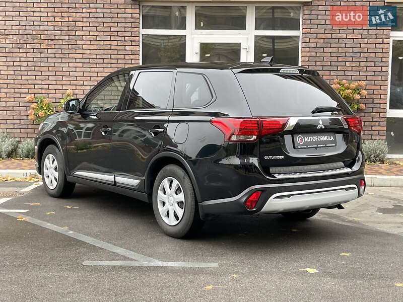 Внедорожник / Кроссовер Mitsubishi Outlander 2021 в Киеве фото 6 Внедорожник / Кроссовер Mitsubishi Outlander 2021 в Киеве