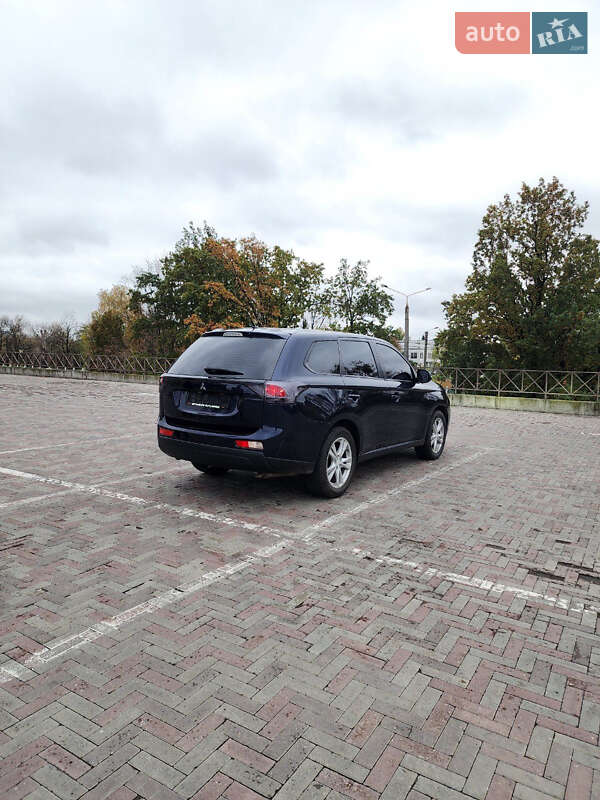 Позашляховик / Кросовер Mitsubishi Outlander 2012 в Харкові