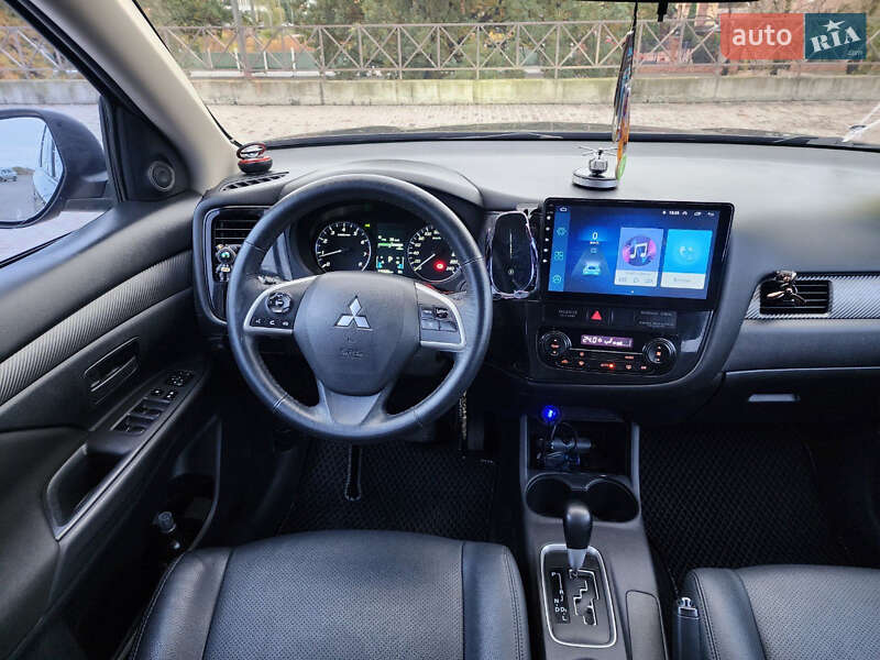 Позашляховик / Кросовер Mitsubishi Outlander 2012 в Харкові